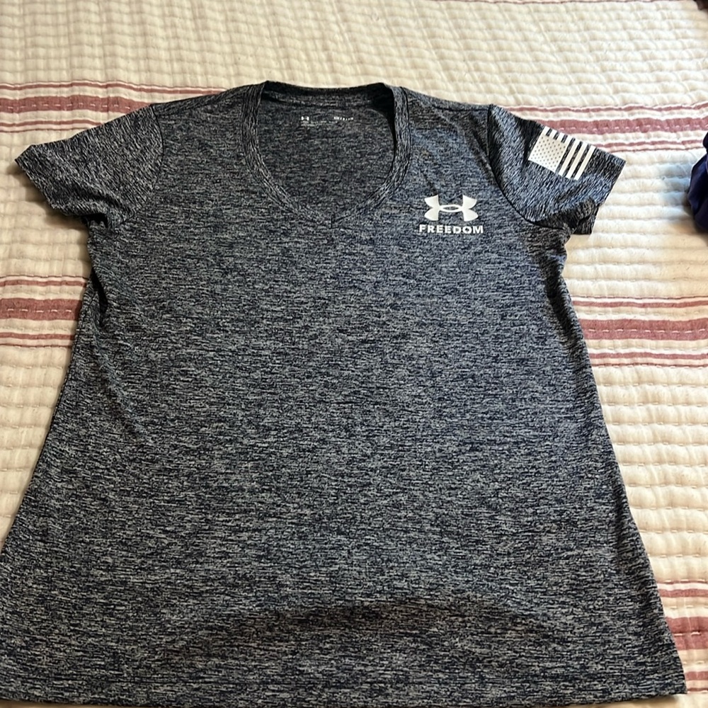 UA women’s freedom tee size small